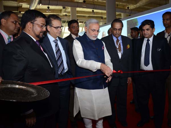 Narendra Modi at Vibrant Gujarat Global Investors Summit