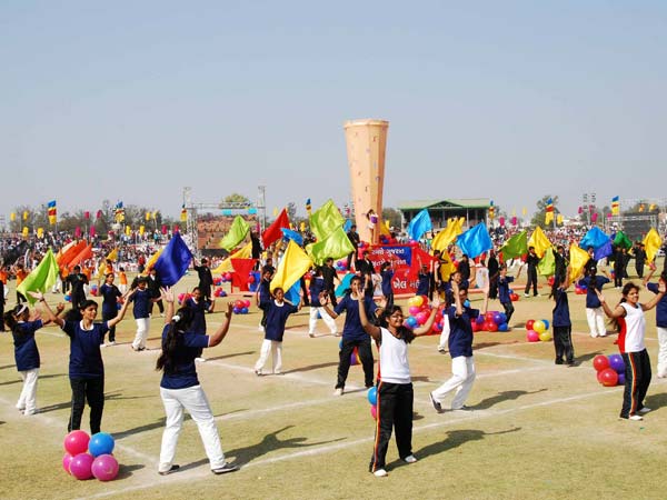 Young people perform at Gujarat Khel Mahakumbh Young people perform at Gujarat Khel Mahakumbh