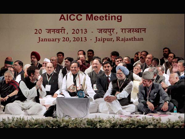The Gandhis with Congress leaders at Chintan Shivir