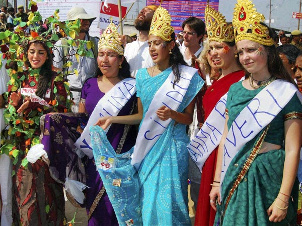 Devotees campaign for 'Love Ganga & Save Environment' 