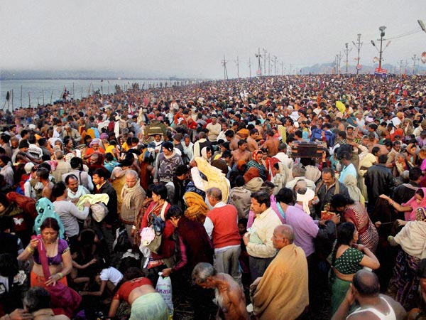 Devotees gather to take holy dip at Sangam