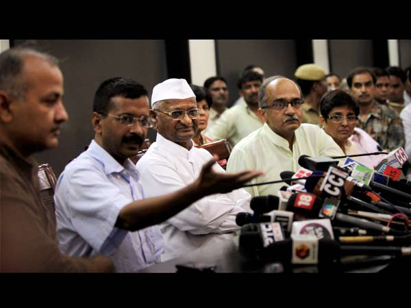 Arvind Kejriwal and Anna Hazare get together