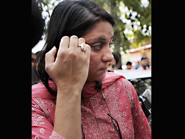 Sanjay Dutt jailed, sister Priya breaks down in court