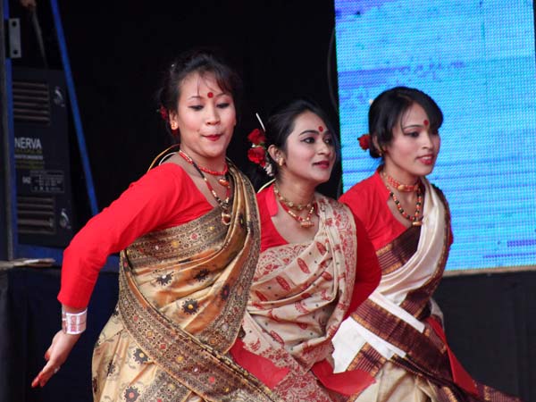 Students presenting Bihu dance at Acharya Habba 2013