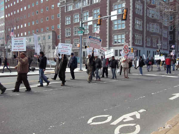 Americans take to the streets in support of Narendra Modi Americans take to the streets in support of Narendra Modi
