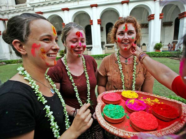 Foreigners gets a taste of Holi Foreigners gets a taste of Holi