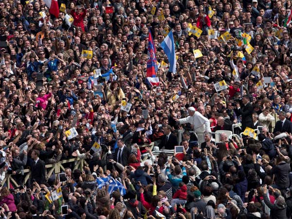 Pope's first Easter 
