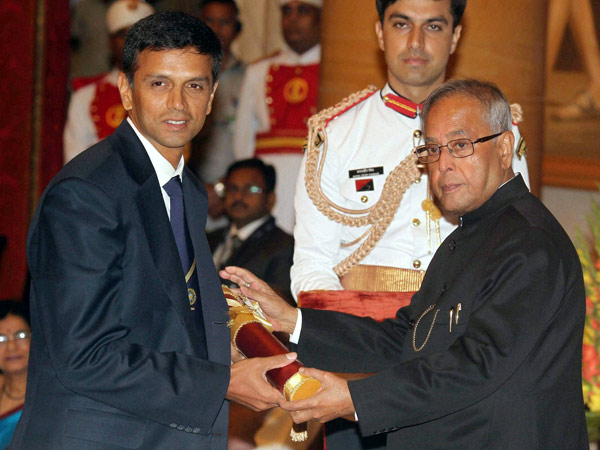 Pranab Mukherjee presents Padma Awards