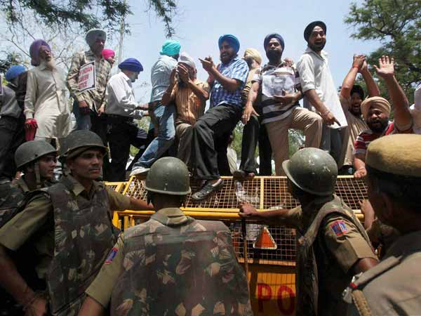 Sikh Protest Against Sajjan Kumar