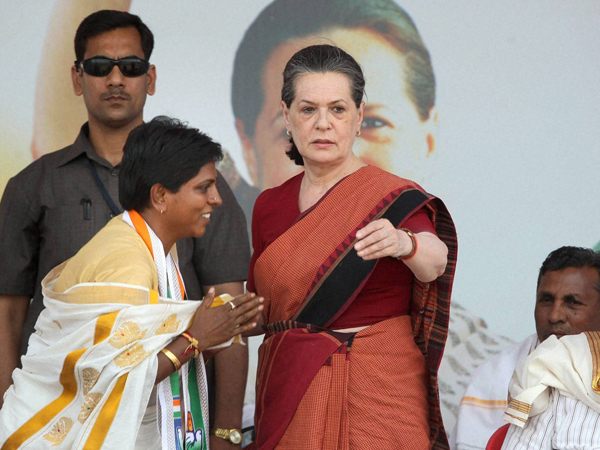 Karnataka Poll: Sonia Gandhi in Bangalore