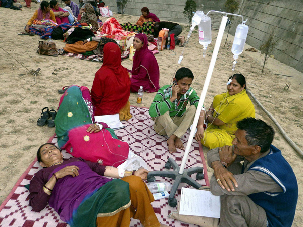 Earthquake in JK: Injured taking rest in a lawn