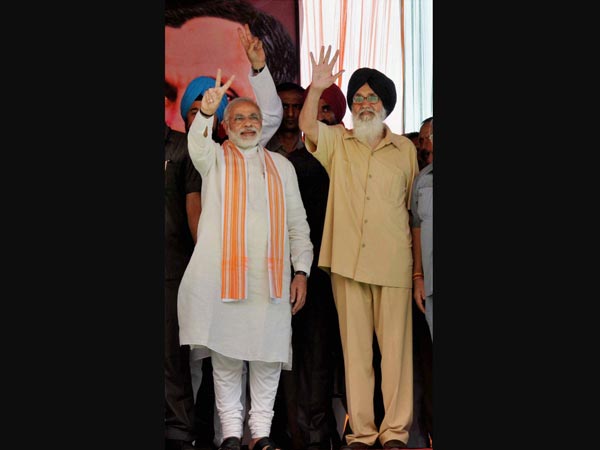 Narendra Modi and Punjab Chief minister Prakash Singh Badal 