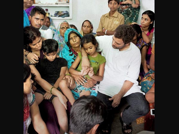 Rahul Gandhi meeting the family of Indian Air Force