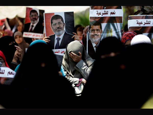 Morsi supporter breaks down