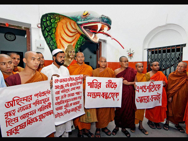 Buddhist monks with Muslim members 