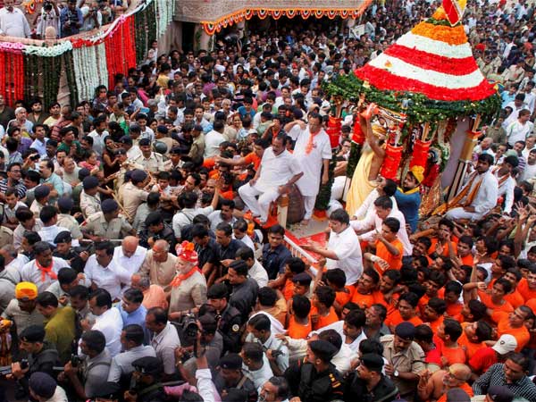 Narendra Modi pulling the chariot of Lord Jagannath