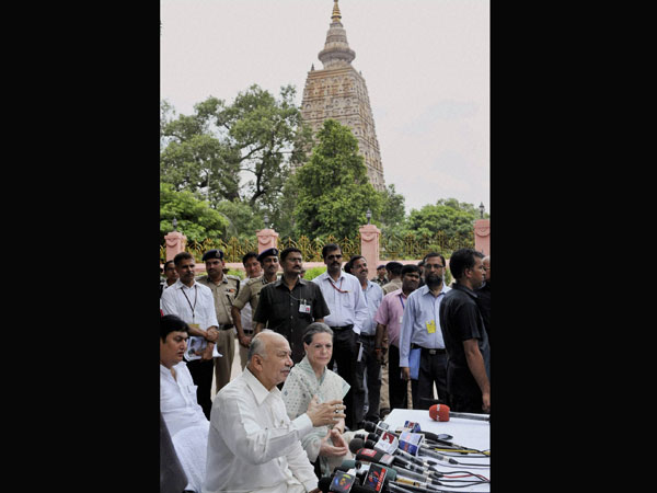 Sushil Kumar Shinde talking to media