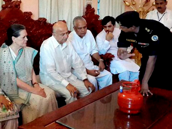 National Security Guard officials explaining about the bomb