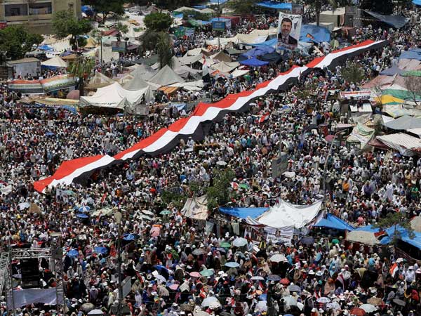 Egypt fire refuses to die down