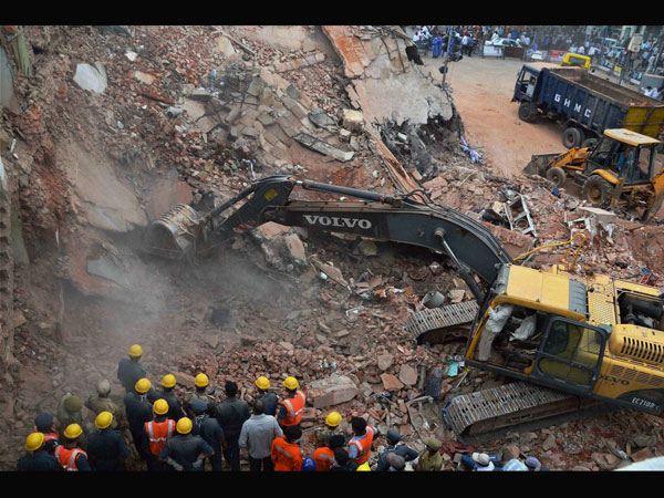Hotel collapses oin Secunderabad