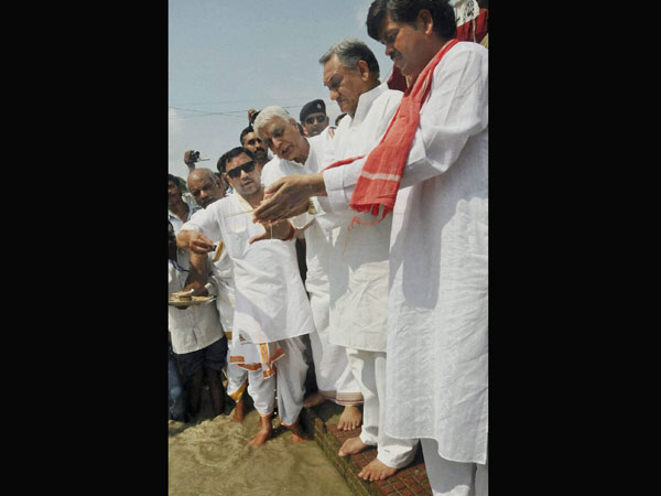 Har ki Paudi for the victims of the recent floods 