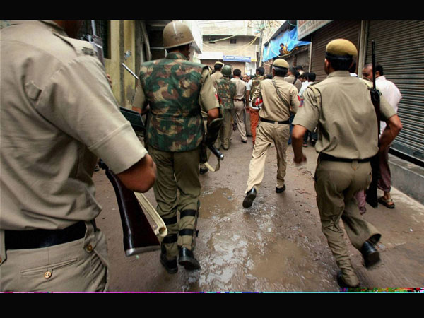 Delhi: Police rush to Batla House before encounter