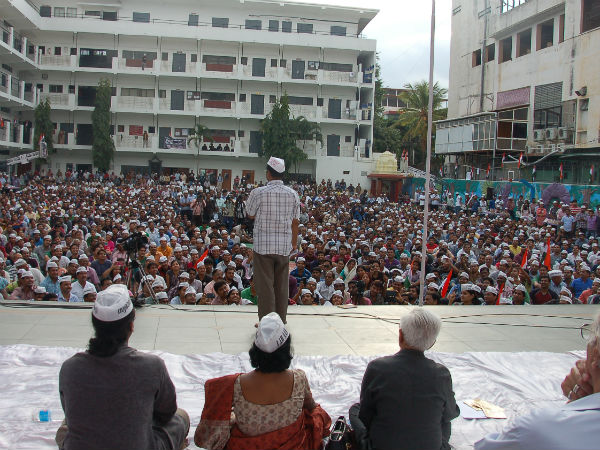 Arvind Kejriwal addresses an audience at a Bangalore school