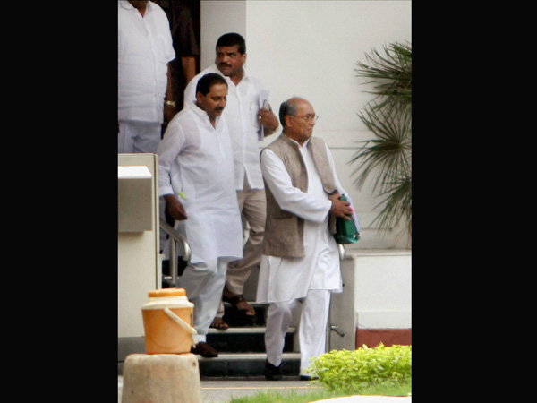 Andhra CM with Digvijay Singh in New Delhi