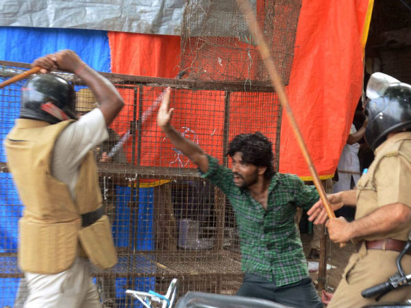 Police lathicharge