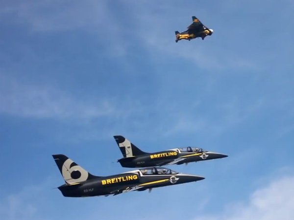 Believe it or not: Jetman flies faster than jet planes
