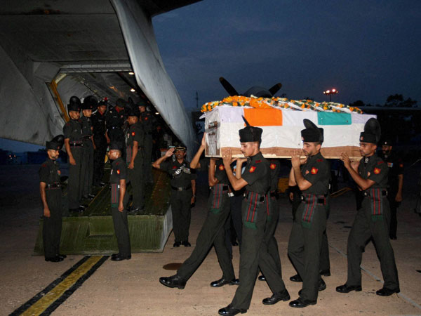Soldiers carrying the coffin Soldiers carrying the coffin