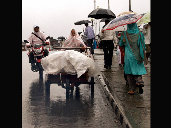 Rains in Srinagar