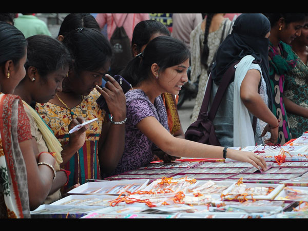 Raksha Bandhan festival in full form Raksha Bandhan festival in full form