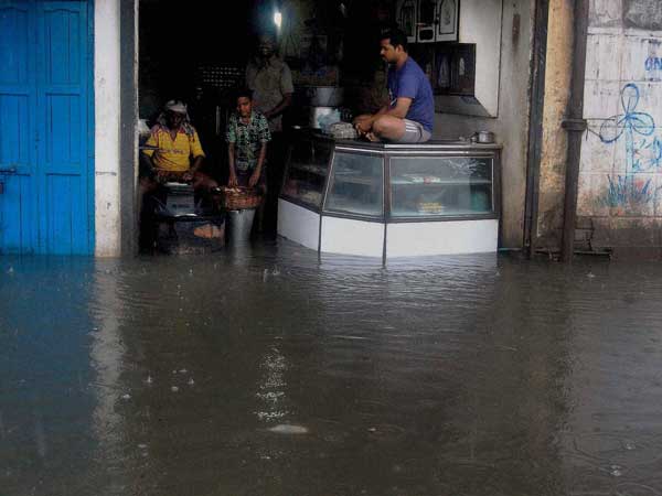 Waterlogged shop in Howrah