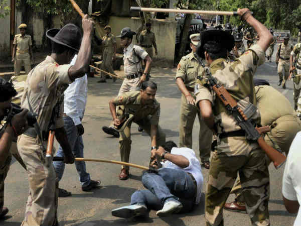 Lathi charge in Bhubaneswar