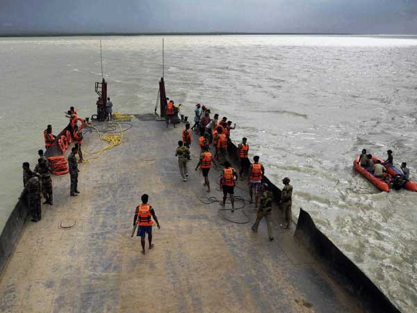 Boat capsized in river Ganga in Malda 