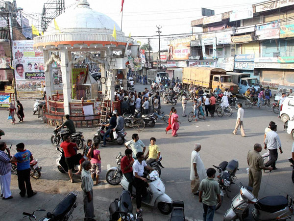 Shiv Chowk during the curfew relaxed hours
