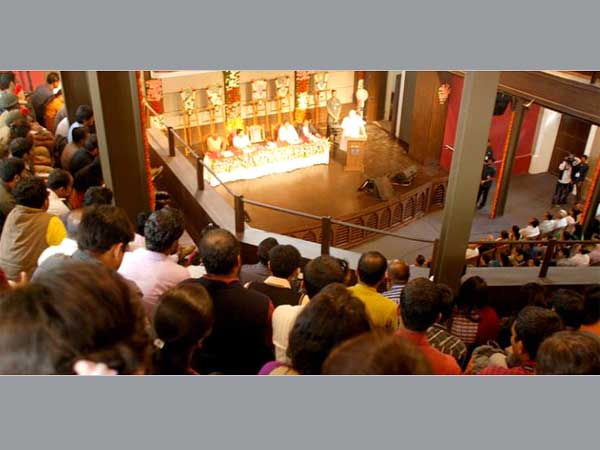 People to wait and watch his leadership