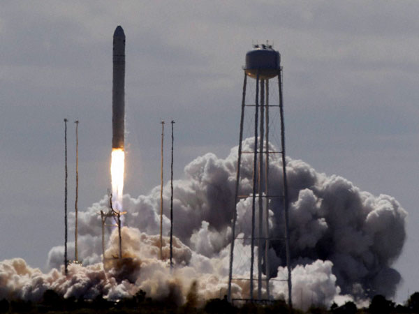 NASA tests rocket Antares
