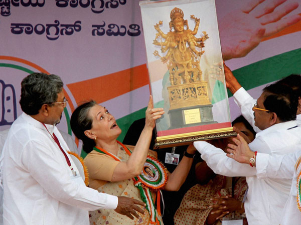 Sonia presented a memento in Mandya