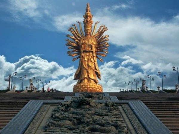 Qianshou Qianyan Guanyin of Weishan, China