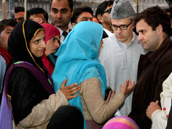 Rahul and Omar interact with self help group members