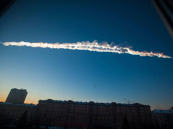 Meteorite explodes in Russia, injures over 1,200