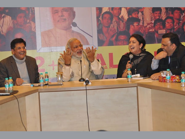 Narendra Modi interacts with volunteers