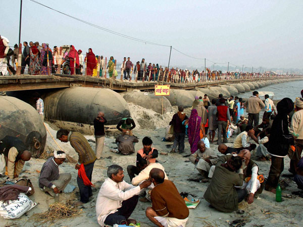 In pics: Devotees take holy dip in Ganga on Mauni Amavasya