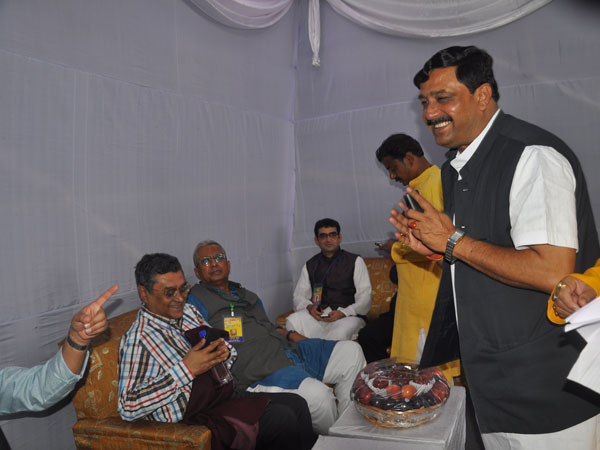 Preparations before Modi reaches ground