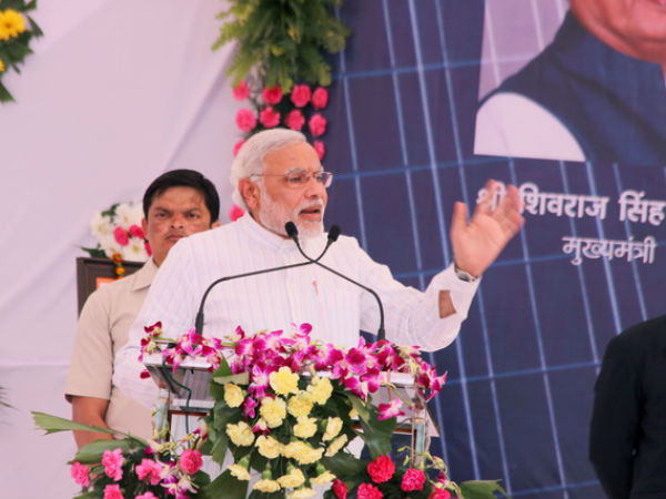 (Pics) MP: Modi launches Solar Power Plant (Pics) MP: Modi launches Solar Power Plant