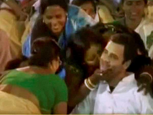 Women shower affection on Rahul Gandhi, plant kisses on his cheeks