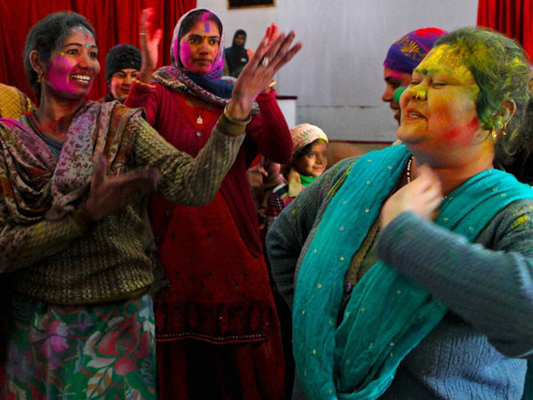 BSF Personnel celebrate holi