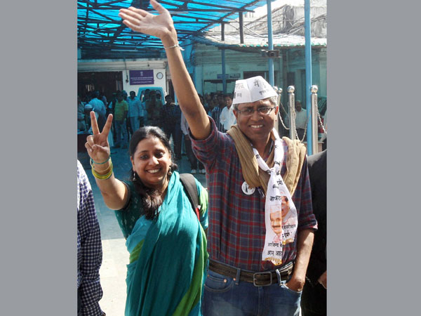 Ashutosh with his wife after filling his nomination